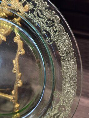 Fostoria Vesper Green Uranium Glow Glass 7.5-inch Salad Luncheon Plates Set of 8